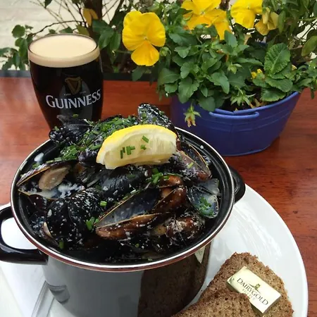 The Wander Bar & 3* Kenmare