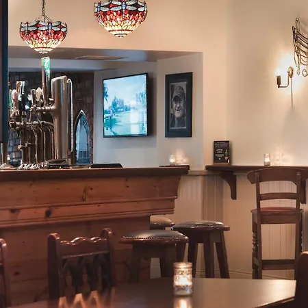The Wander Bar & 3*