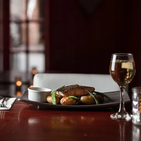 The Wander Bar & 3* Kenmare
